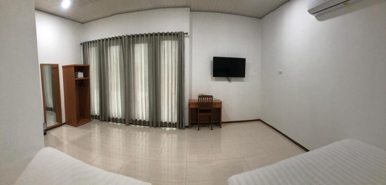Aurora Hotel Siliwangi Cirebon Exterior foto
