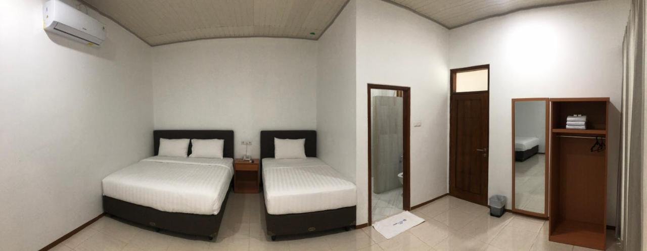 Aurora Hotel Siliwangi Cirebon Exterior foto